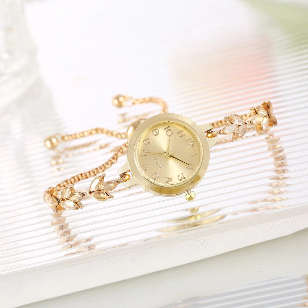 New Fashion Heart-shaped Ribbon-Strap Diamond-Studded Flower Watch for Women with Adjustable Bracelet