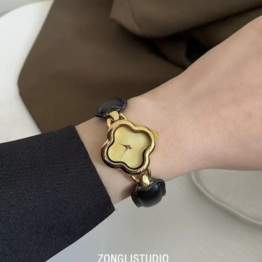 New belt women's watch flower dial fashionable light luxury bracelet, gift for girlfriend, party jewelry