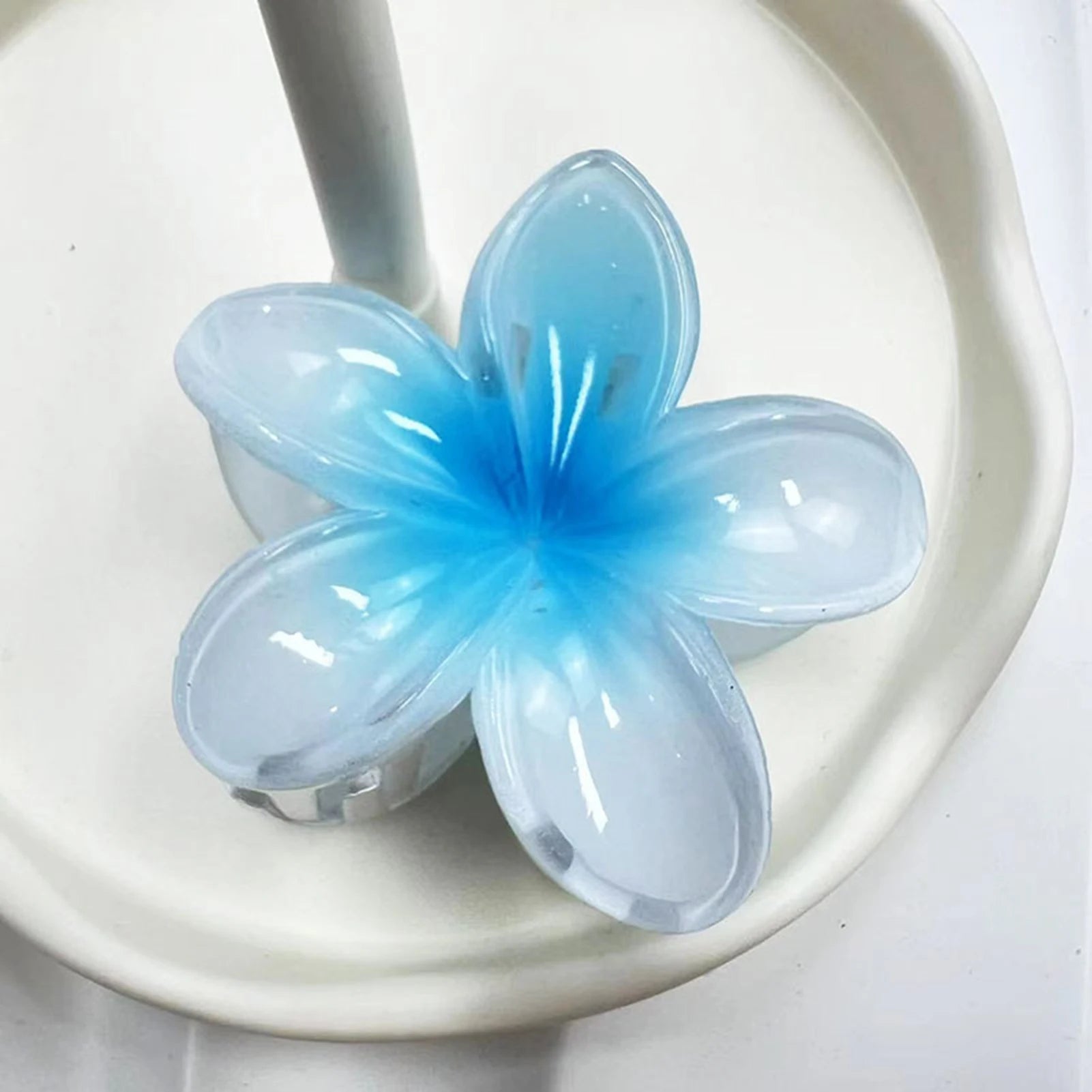 Red Flower Plastic Hair Clip Gentle Women Sweet Frangipani Hair Claws Crab Clamp Barrette Ponytail Holder Headwear Accessories