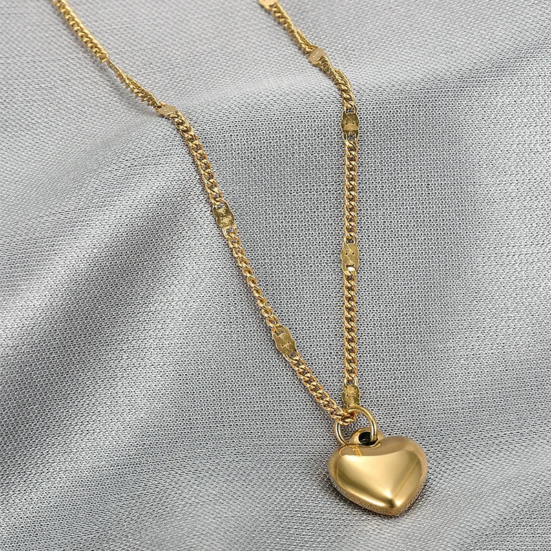 Stereoscopic Stainless Steel Will Not Fade Small Peach Heart  Golden Necklace for Women Love Heart Pendant Collarbone Chain Gift