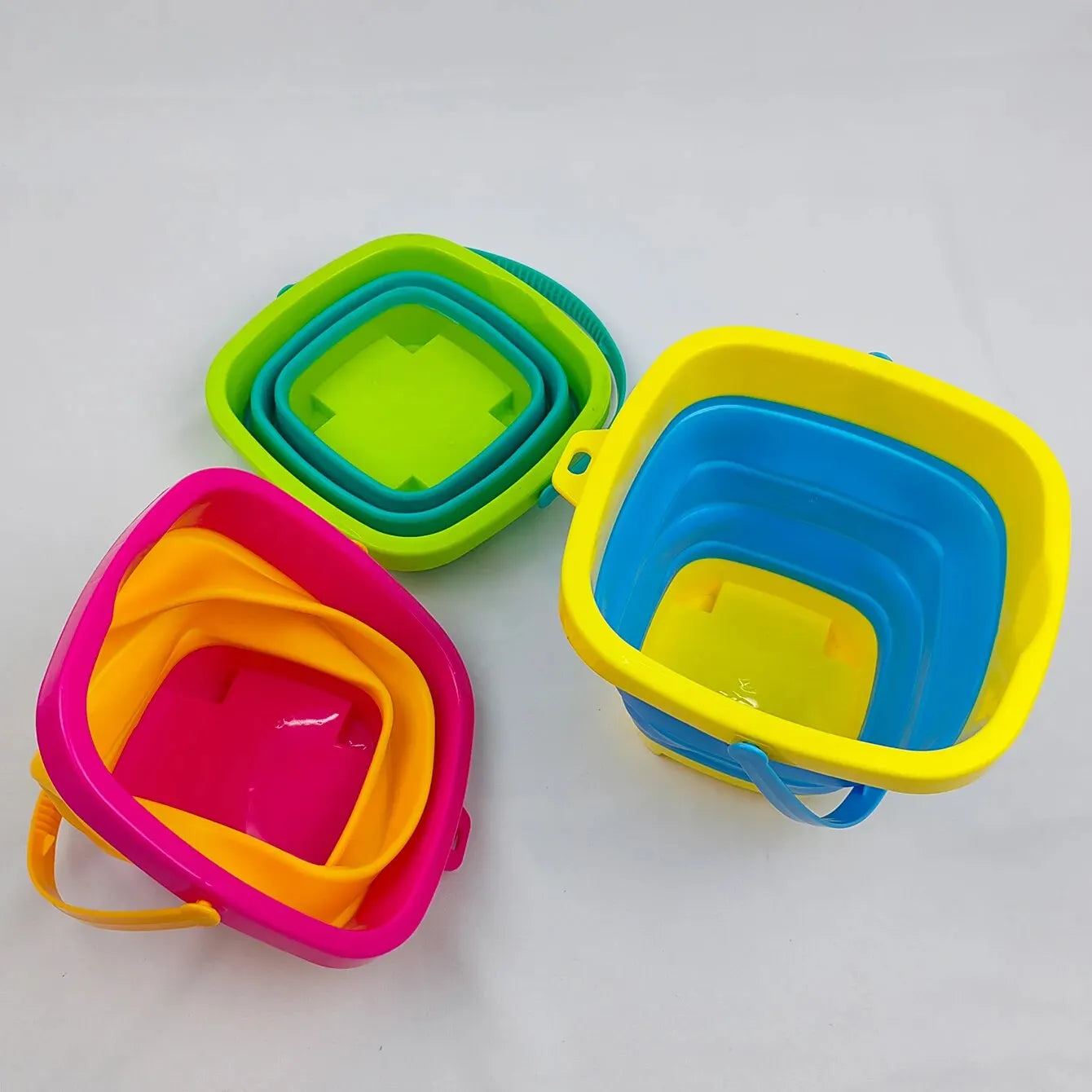 Children's Collapsible Bucket Dredging Sand Multi-functional Portable Beach Water Toy
