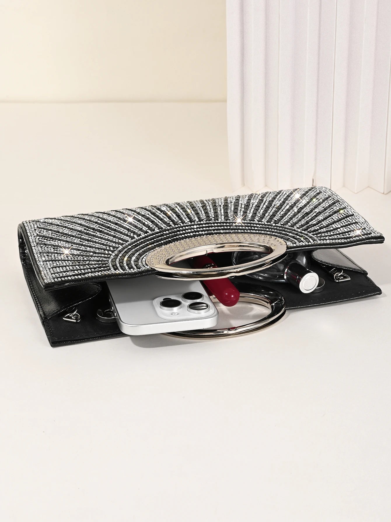 Women's Dinner Bag, European and American Retro Big Ring Clutch, Advanced Texture Diamond Flash Bridal Dinner Bag