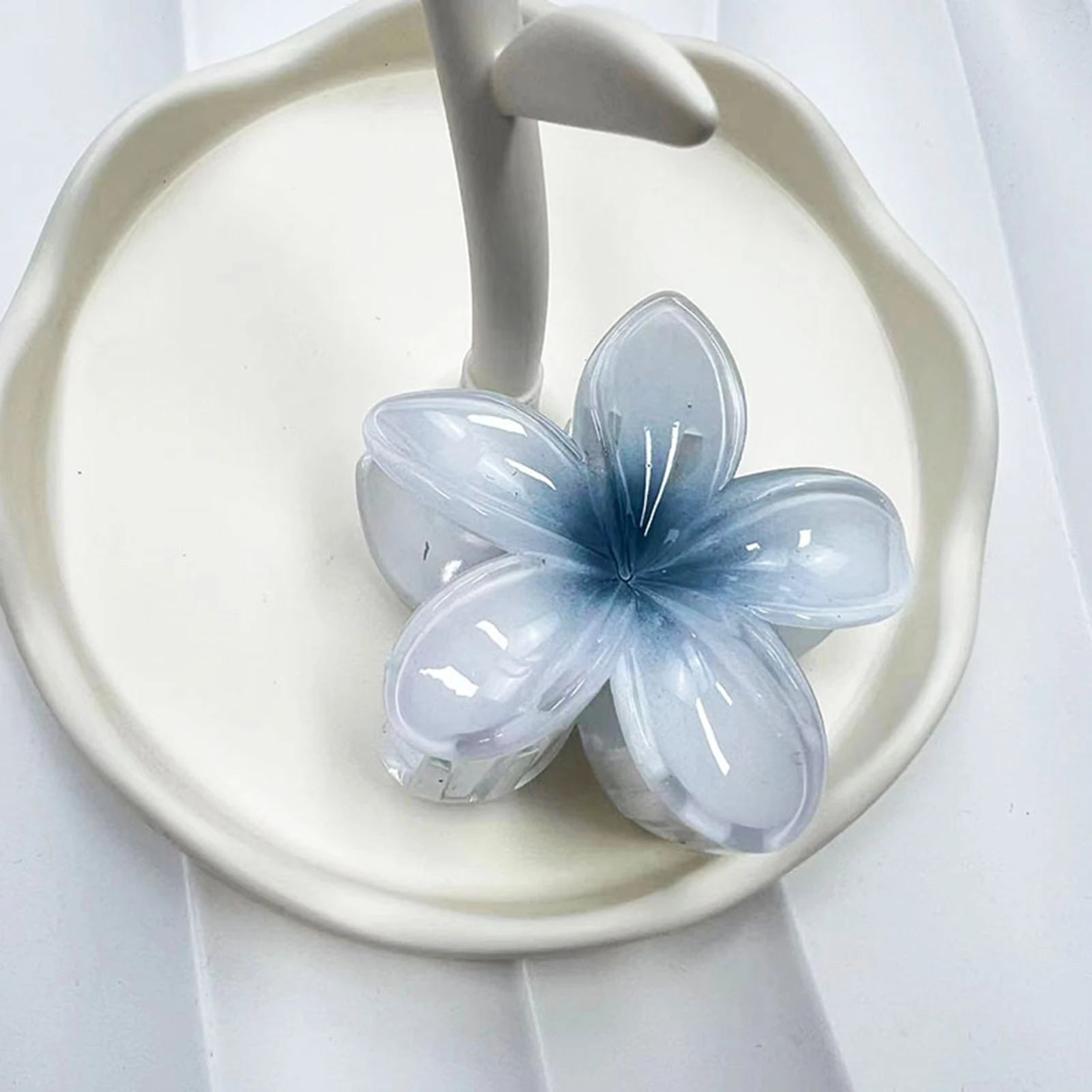 Red Flower Plastic Hair Clip Gentle Women Sweet Frangipani Hair Claws Crab Clamp Barrette Ponytail Holder Headwear Accessories